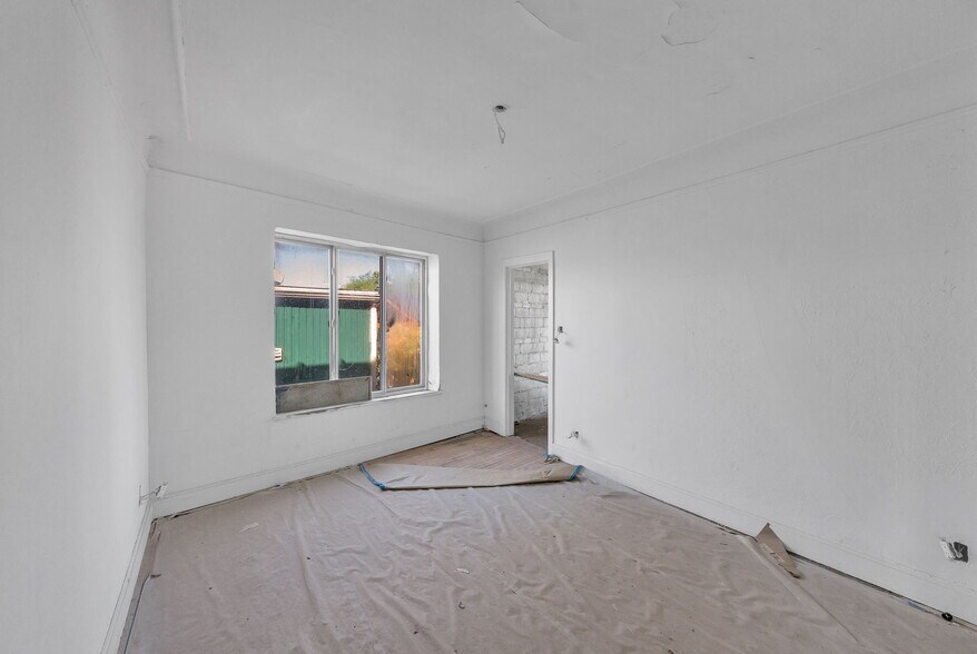 More Photos Of 15523 Mack Ave, Detroit Apartments For Sale