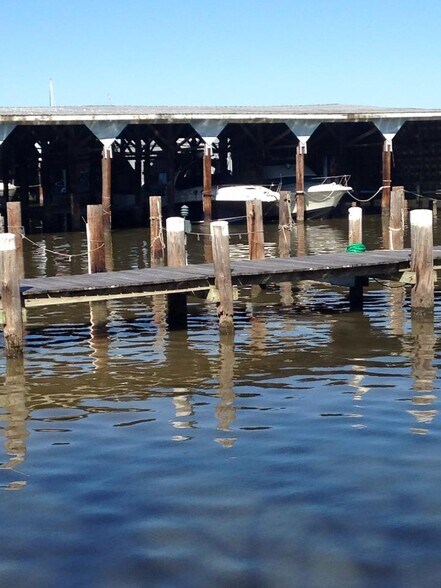 More Photos Of 277 Harbor View Cir, Colonial Beach Marina For Sale