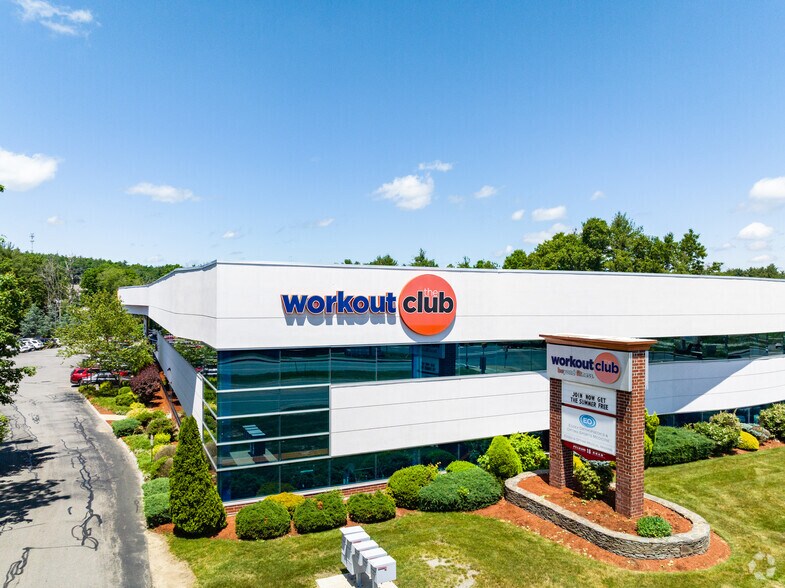 More Photos Of 16 Pelham Rd, Salem Medical For Sale