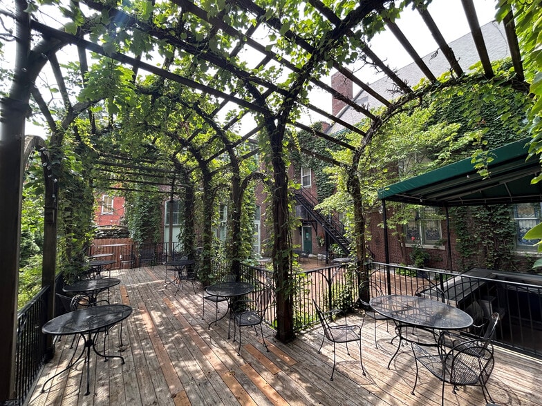More Photos Of 1808 S 9th St, Saint Louis Freestanding For Sale