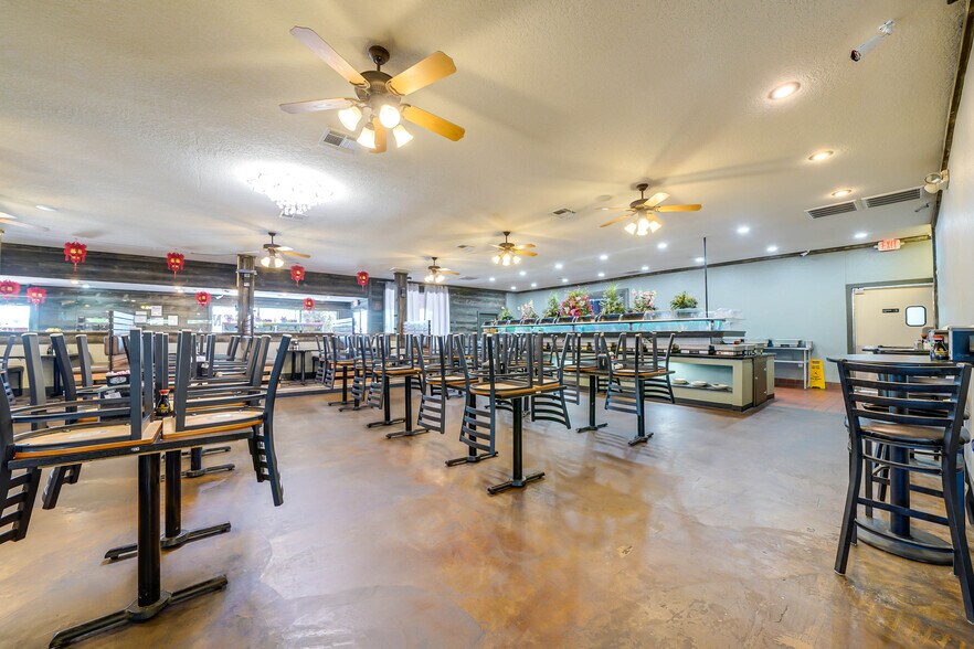 More Photos Of 215 NE 27th Ave, Mineral Wells Restaurant For Sale