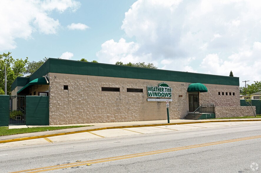 More Photos Of 2125 W Columbus Dr, Tampa Light Distribution For Lease