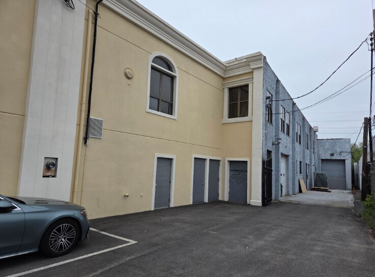 More Photos Of 4410 Austin Blvd, Island Park Storefront Retail Office For Sale