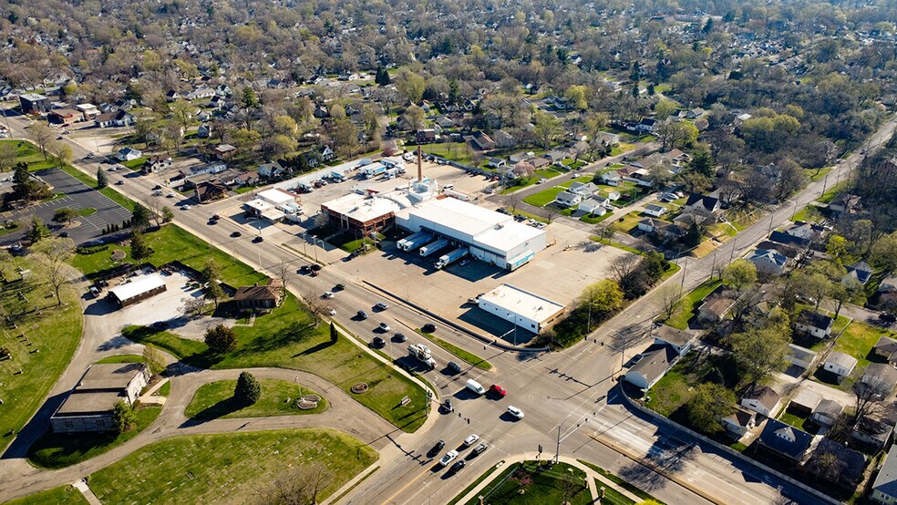 More Photos Of 2004 N University St, Peoria Industrial For Sale