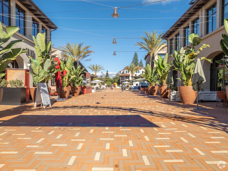 More Photos Of 1300 El Camino Real, Menlo Park Coworking Space