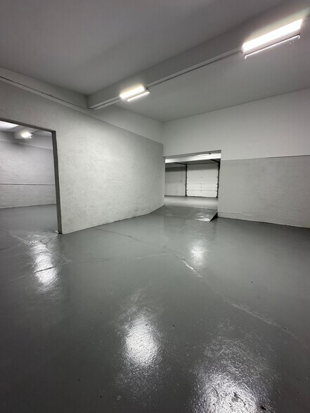 More Photos Of 129 Fairview Ave, Syracuse Flex For Sale