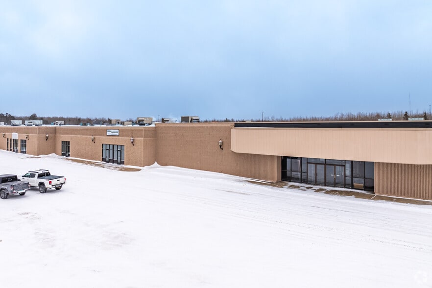 More Photos Of 990 W 41st St, Hibbing General Retail For Sale
