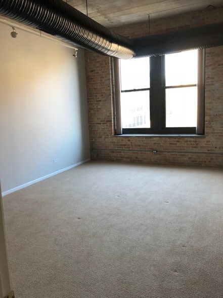 More Photos Of 1327 W Washington Blvd, Chicago Loft Creative Space For Lease