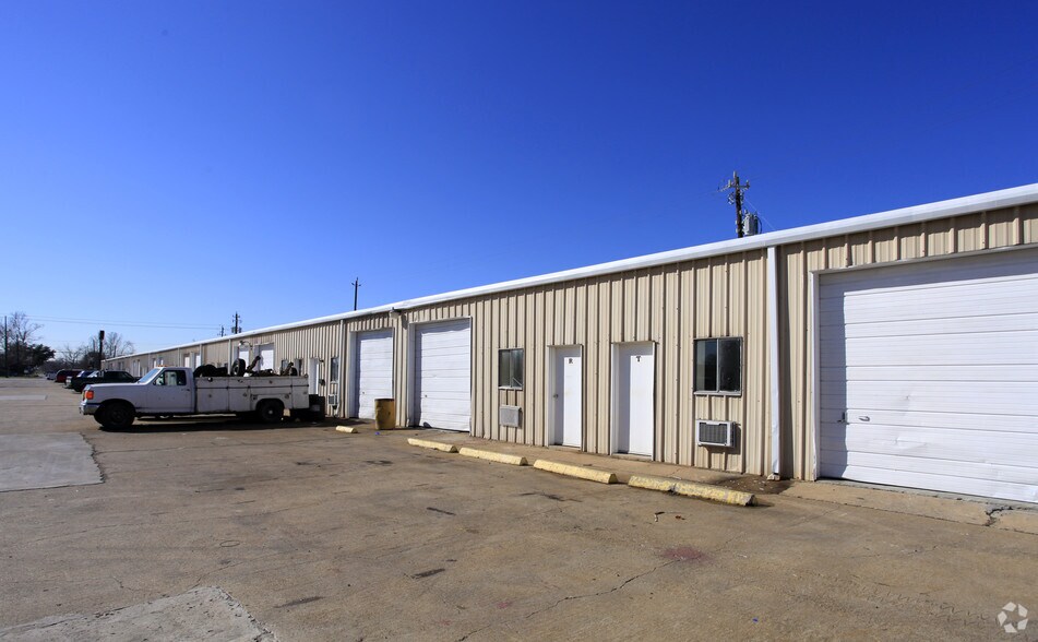 More Photos Of 10205 Market St, Jacinto City Unknown For Lease