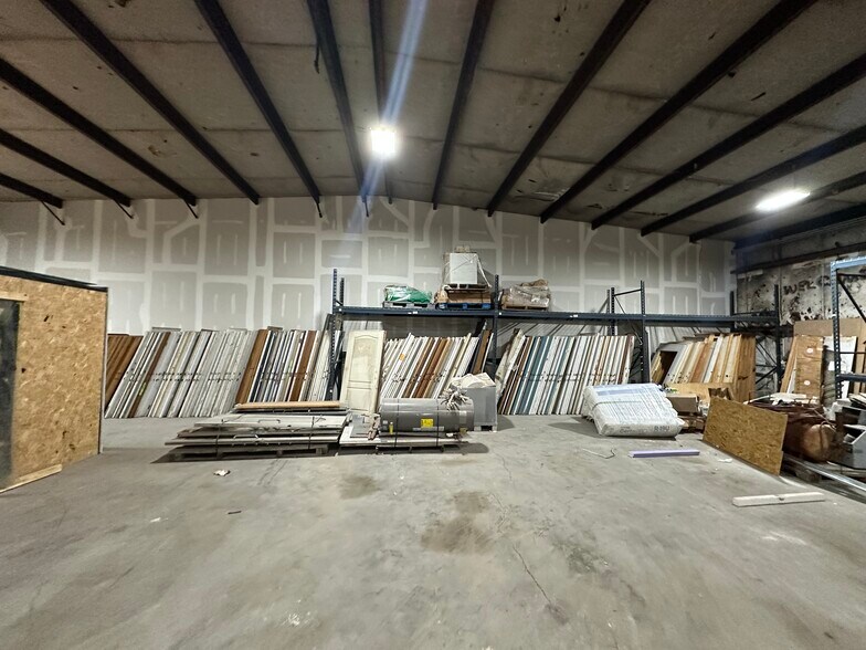 More Photos Of 1230 Industrial Park Rd, Columbia Warehouse For Lease