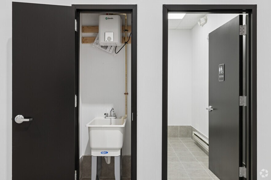 More Photos Of 596 Challenger Way, Jackson Warehouse For Lease