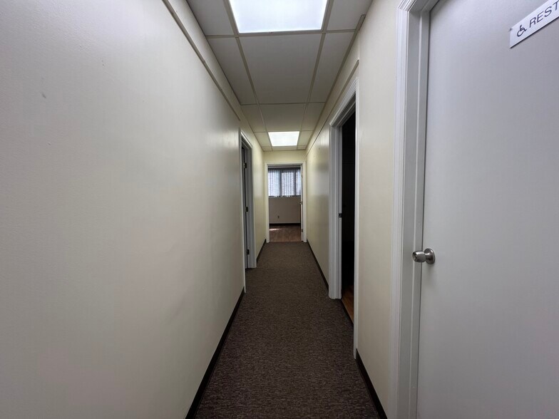 More Photos Of 76 E Main St, Huntington Medical For Lease
