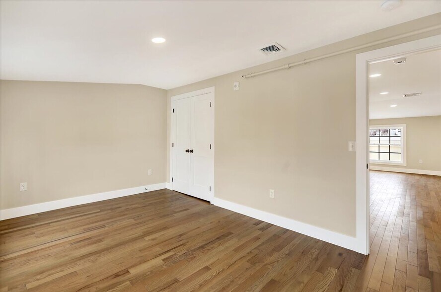 More Photos Of 241 S 5th St, Reading Apartments For Sale