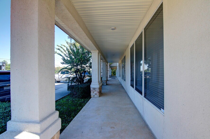 More Photos Of 12603 Highway 105 W, Conroe Office For Sale