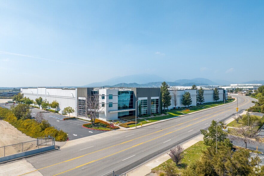 More Photos Of 5404 Industrial Pky, San Bernardino Warehouse For Lease