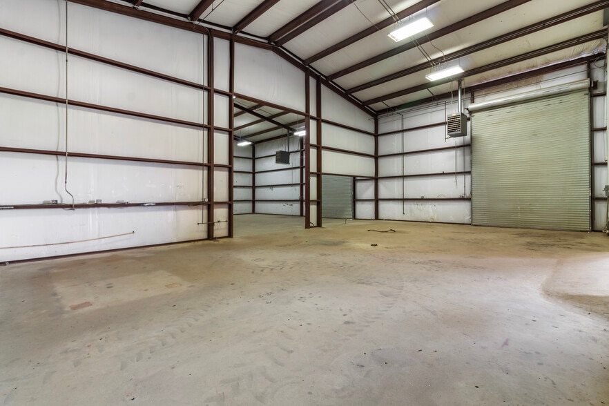 More Photos Of 3838 Endeavor Loop, Bryan Industrial For Lease