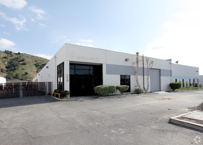More Photos Of 176 Mercury Dr, Pomona Warehouse For Lease