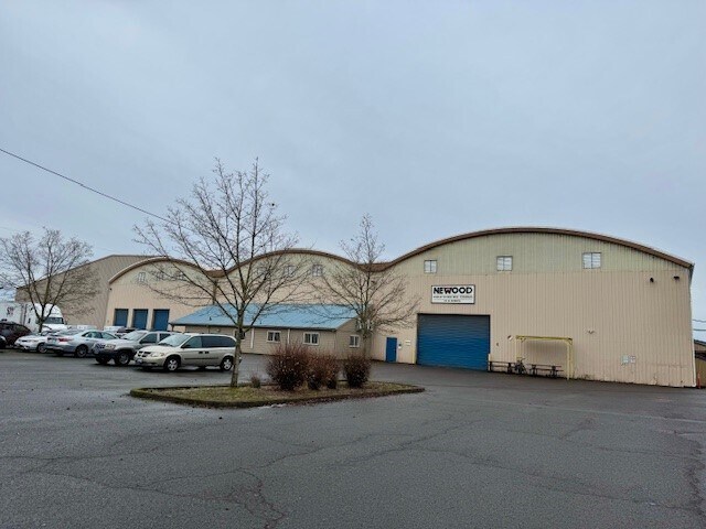 More Photos Of 10 N Seneca Rd, Eugene Manufacturing For Lease