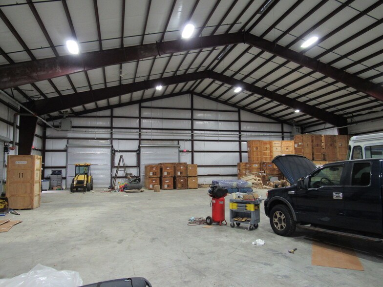 More Photos Of 424 Main St, Cherry Valley Warehouse For Lease