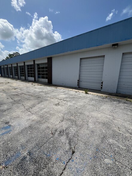 More Photos Of 4052 University Blvd S, Jacksonville General Retail For Sale