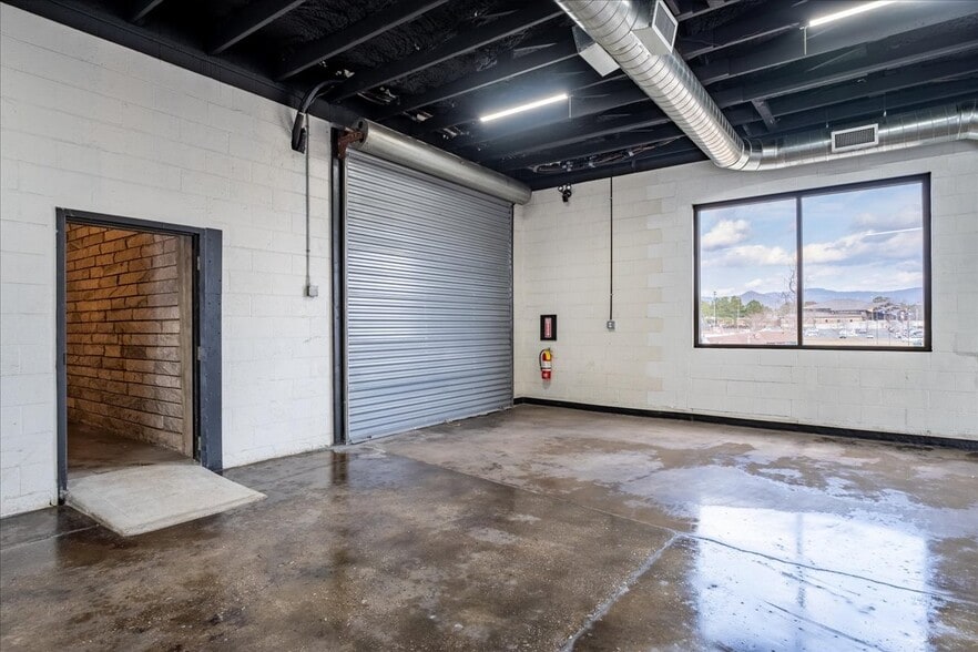 More Photos Of 30 Wall St, Jasper Auto Repair For Lease