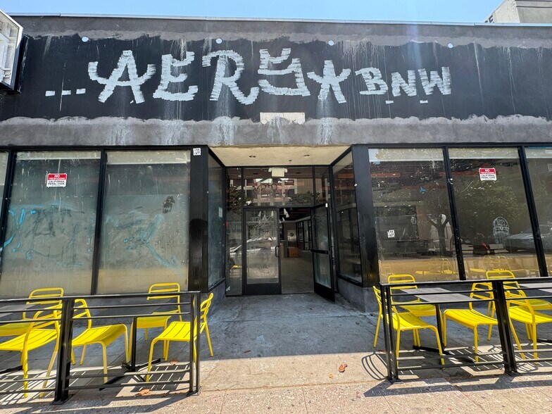 More Photos Of 11016 Magnolia Blvd, North Hollywood Restaurant For Lease