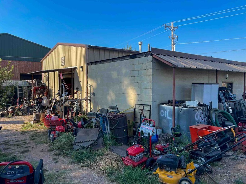 More Photos Of 126 W Main St, Edmond Freestanding For Sale