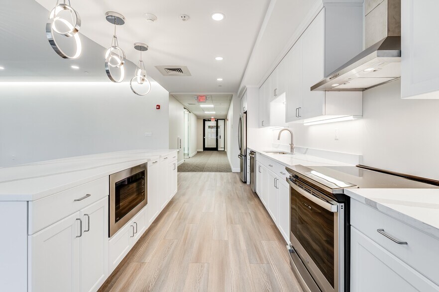 More Photos Of 1274 Osgood St, North Andover Office For Lease