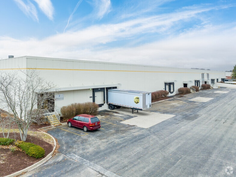 Primary Photo Of 3904 Produce Rd, Louisville Warehouse For Lease