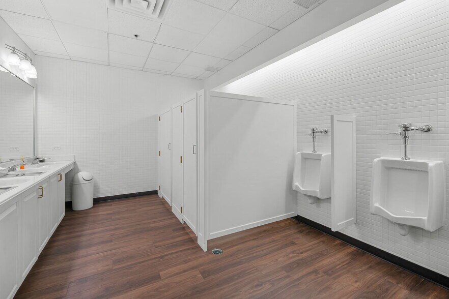 More Photos Of 1477 Barclay Blvd, Buffalo Grove Office For Sale