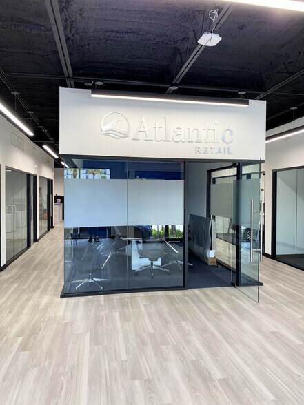 More Photos Of 1140-1180 Solana Ave, Winter Park Flex For Lease