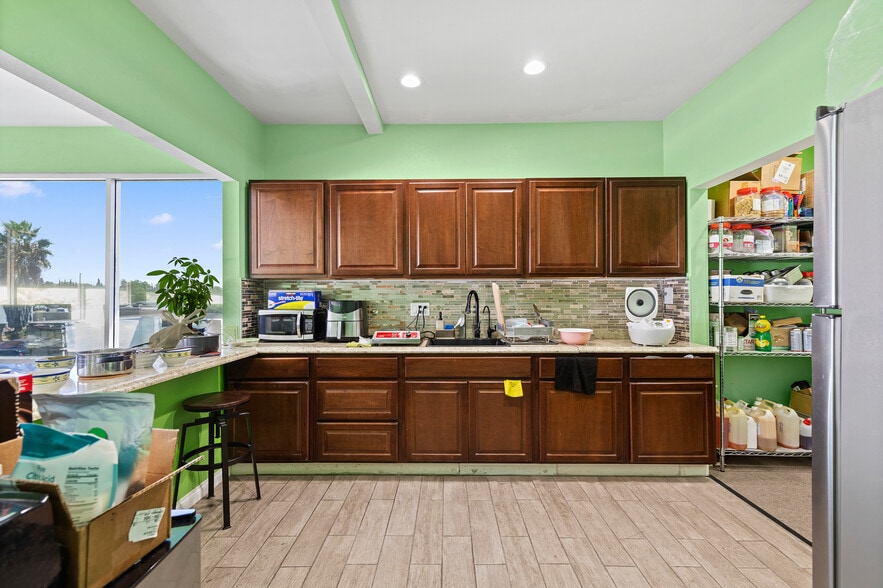 More Photos Of 9774 Katella Ave, Anaheim Medical For Sale