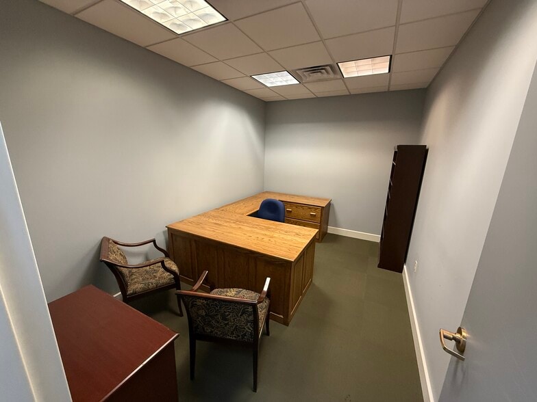 More Photos Of 1310 Market St, Wheeling Office For Lease