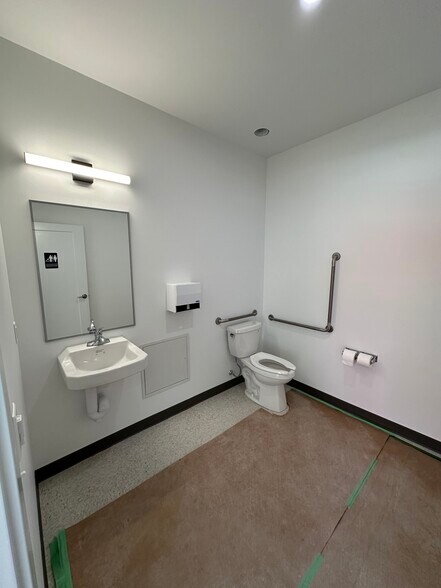 More Photos Of 12 Heatherglen Pl, Calgary Manufacturing For Lease