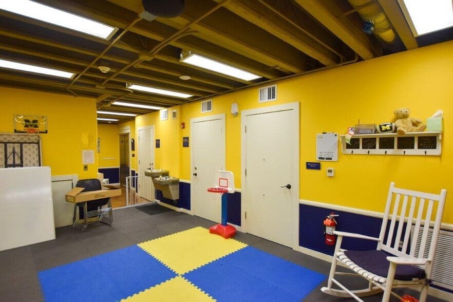 More Photos Of 611 E William St, Ann Arbor Sorority Fraternity House For Sale