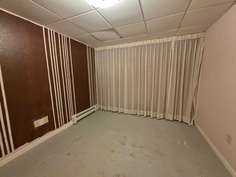 More Photos Of 205 Main St S, Minot Storefront Retail Office For Lease