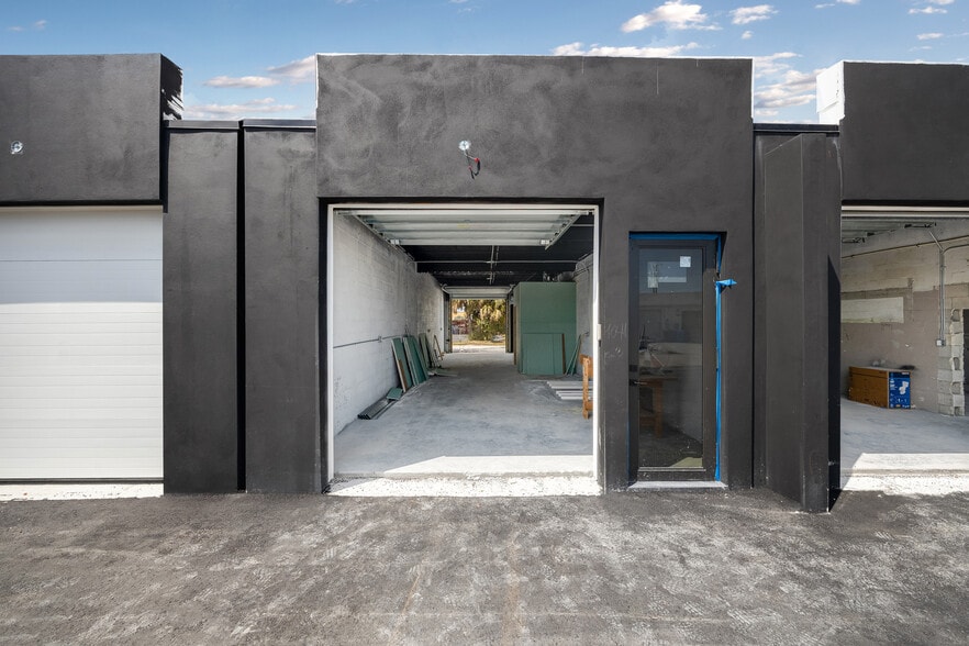 More Photos Of 1036 NE 44th Pl, Oakland Park Warehouse For Sale