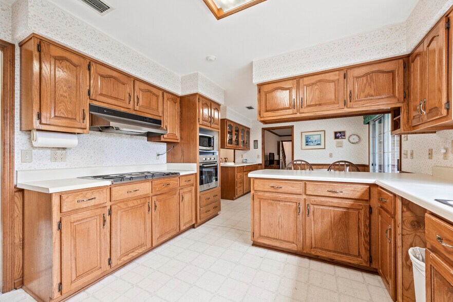 More Photos Of 1313 Irvin Ave SW, Live Oak Apartments For Sale