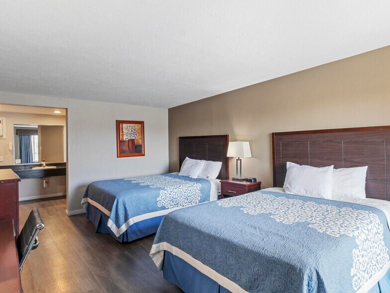 More Photos Of 175 E Center St, Panguitch Hotel For Sale