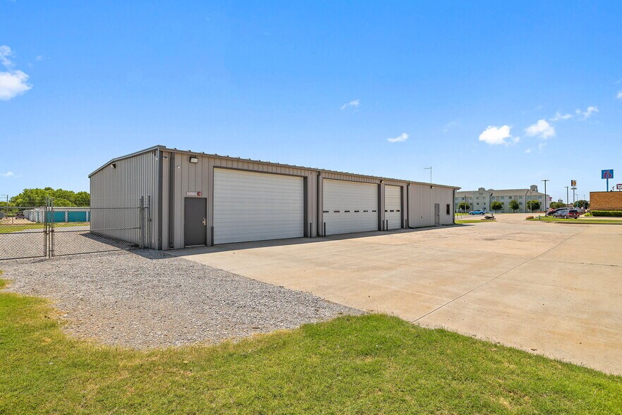 More Photos Of 1510 Amity Ln, El Reno Industrial For Lease