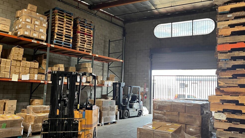 More Photos Of 820 Gladys Ave, Los Angeles Warehouse For Lease
