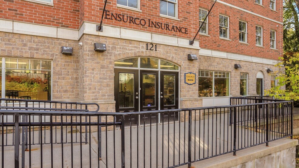 More Photos Of 121 Robinson St, Markham Office For Sale