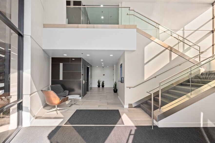 More Photos Of 26565-26575 W Agoura Rd, Calabasas Coworking Space