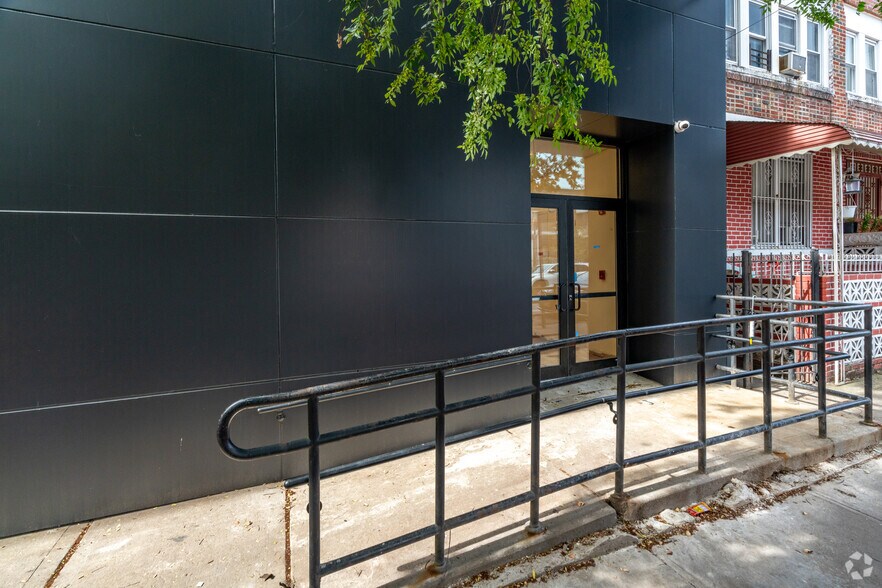 More Photos Of 1451 Westchester Ave, Bronx Medical For Sale