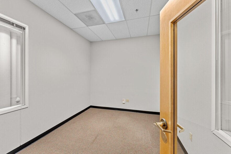 More Photos Of 2030 NE Martin Luther King Jr Blvd, Portland Office For Lease