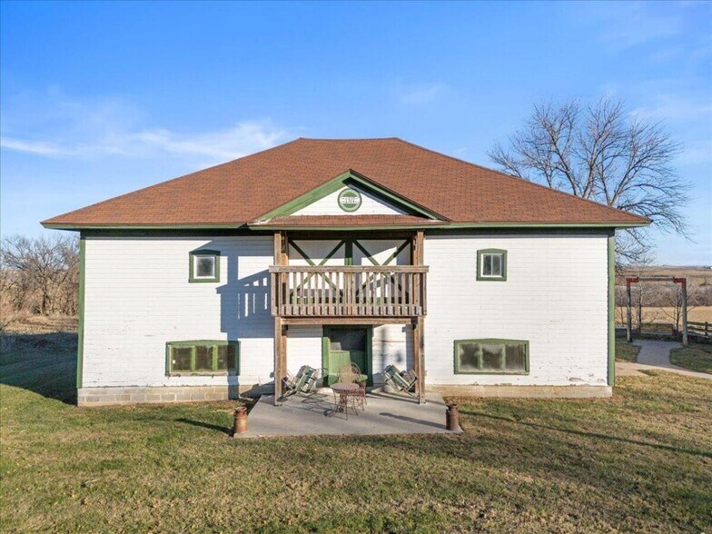 More Photos Of 21551 270th St, Mc Clelland Office For Sale