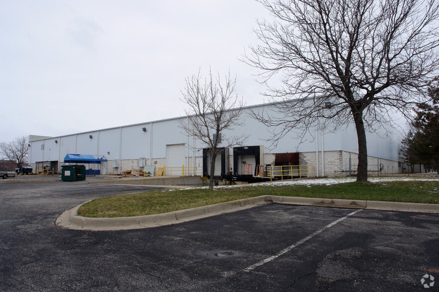 More Photos Of 22800 Hall Rd, Clinton Township Light Manufacturing For Lease