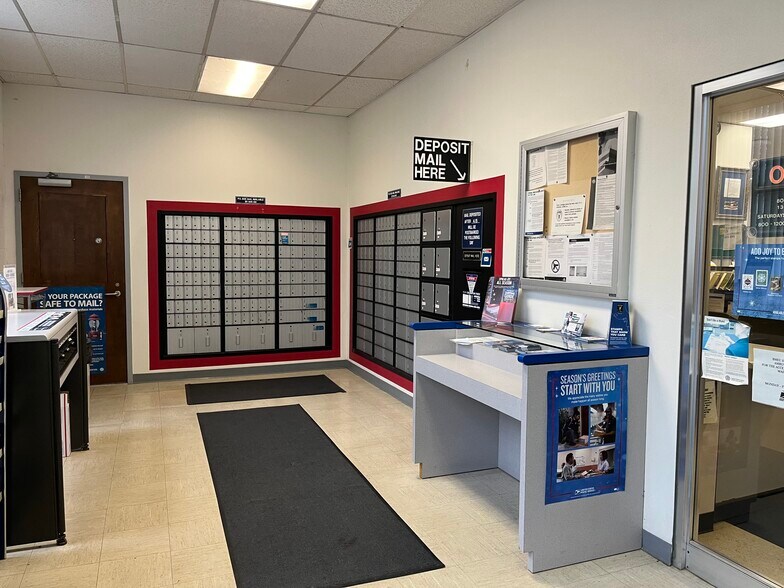 More Photos Of 215 E Division St, Amboy Post Office For Sale
