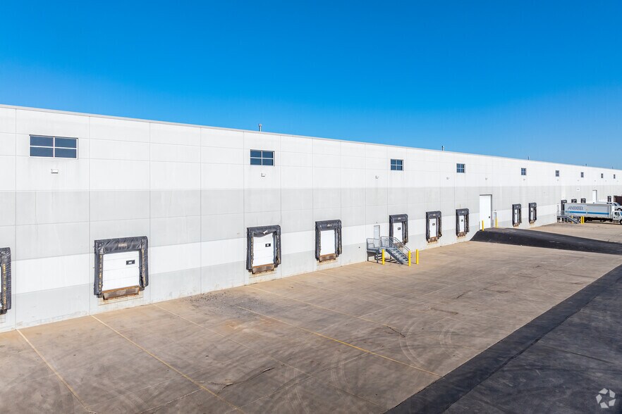 More Photos Of N59 W13855 Manhardt Dr, Menomonee Falls Industrial For Lease