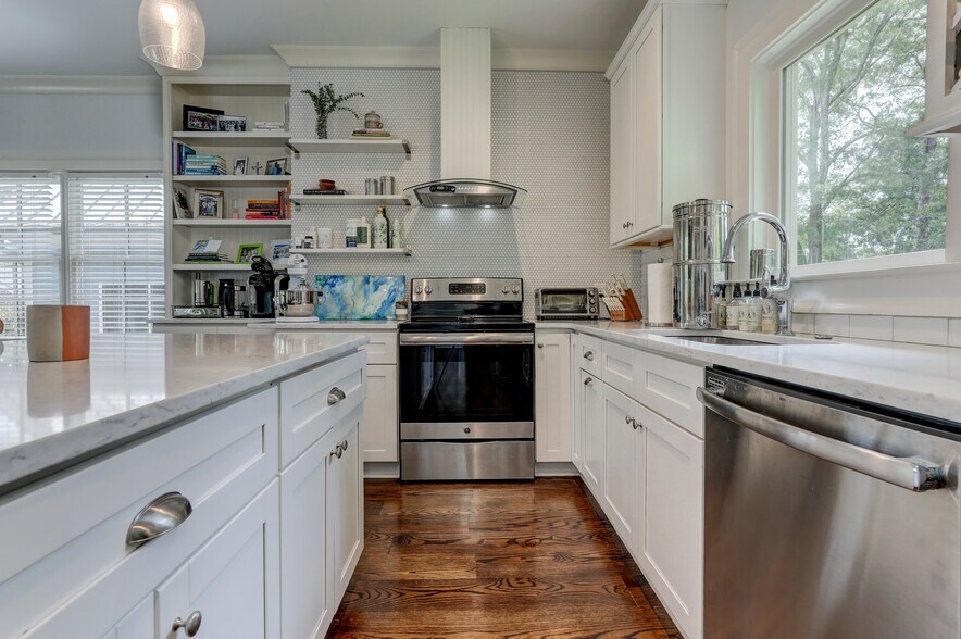 More Photos Of 2972 Lookout Pl NE, Atlanta Office Residential For Sale